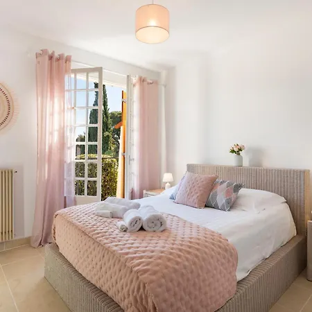 Capleouna-saint-andrieu Holiday home